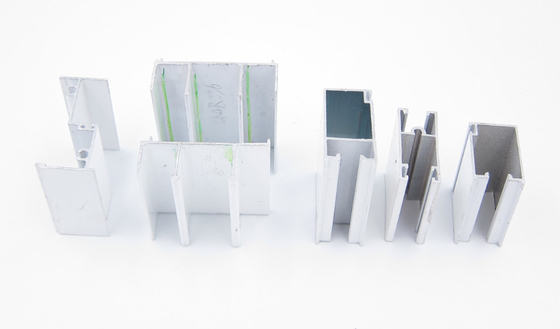 Van de Uitdrijvingsecuador van aluminiumprofielen Glijdend Venster 4 Profielen