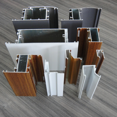 Met een laag bedekte het Aluminiumuitdrijvingen van de Kongo Togo Casement Window Profiles Powder