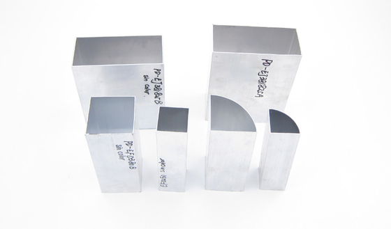 6063 de Pijpen Peru Mill Finish van aluminiumprofielen
