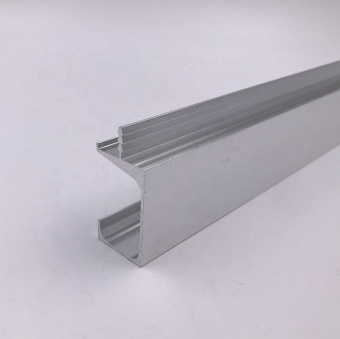 Het Aluminiumprofiel van Libië met Zilveren Geanodiseerd Glanzend