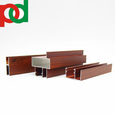 Aluminiumprofielen voor deuren en ramen met matzwarte hout-touch-afwerking in verschillende maten en ontwerpen met behulp van extrusietechnologie